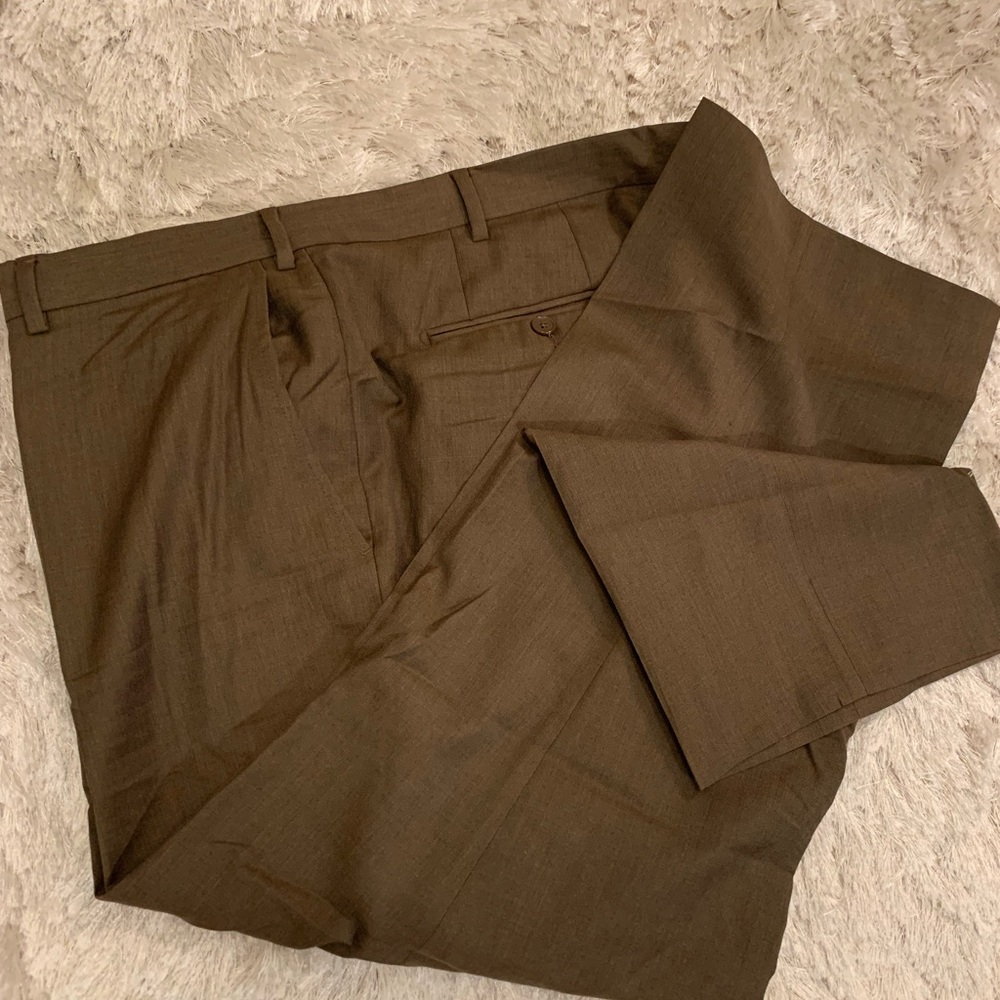 Santorelli flat front slacks. Tobacco brown. Well cared for! 100% wool.